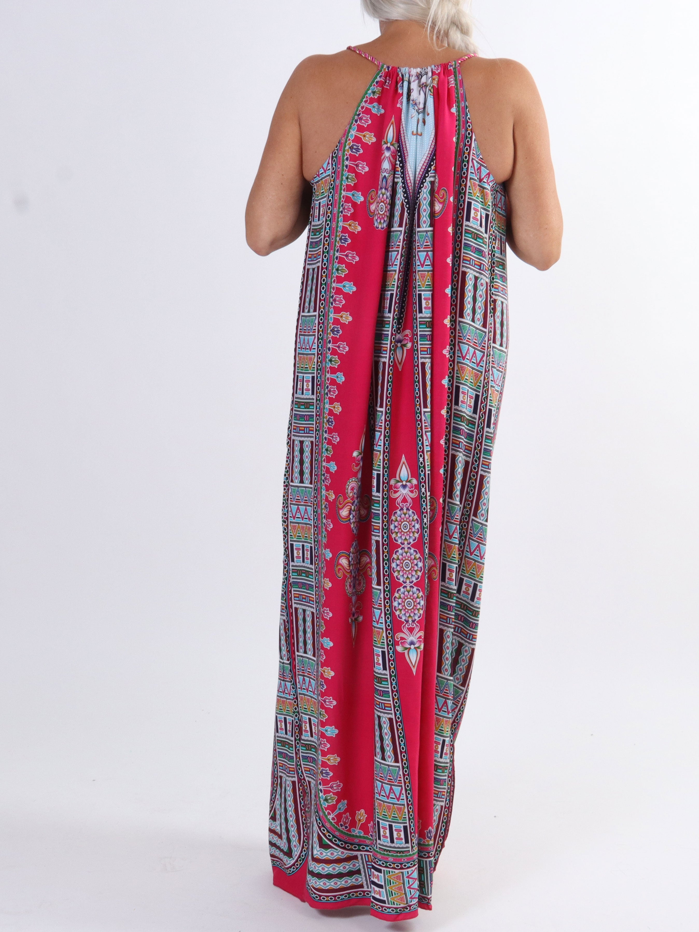 Elina - Lang farvet plus size kjole med snoet stropper